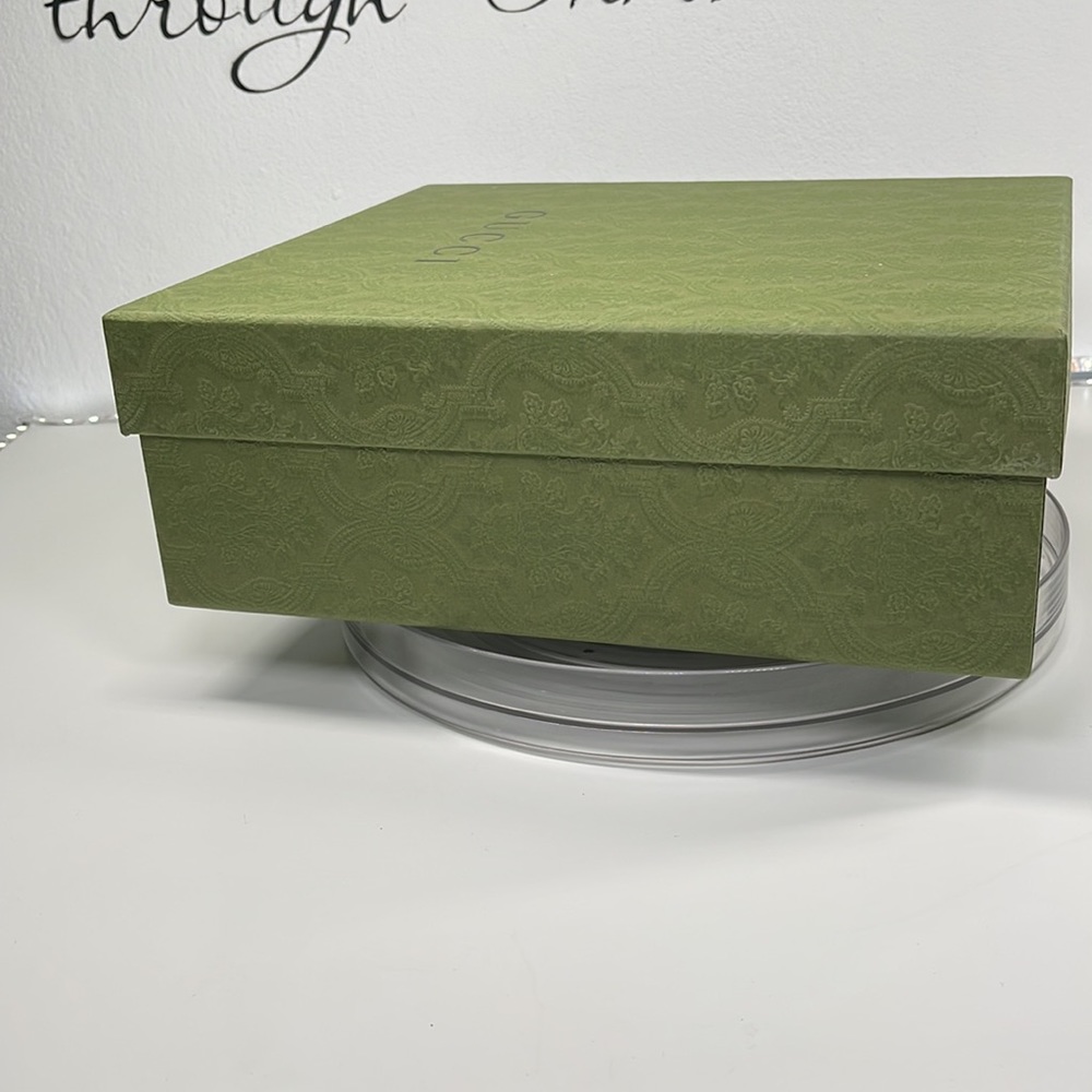 Authentic Gucci box empty - Picture 4 of 6